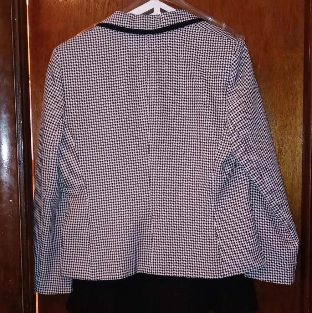 COLLECTIONS for LeSUIT Plaid Suit - Picture 2 of 9